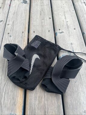 Nike Black open toe soft shoes with Mesh Carry Pouch